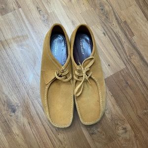 Mens Clark’s Wallabee Orange suede